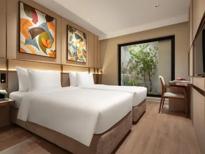 Deluxe-Zweibettzimmer mit Innenfenster — Classyc Hotel Hang Thung
